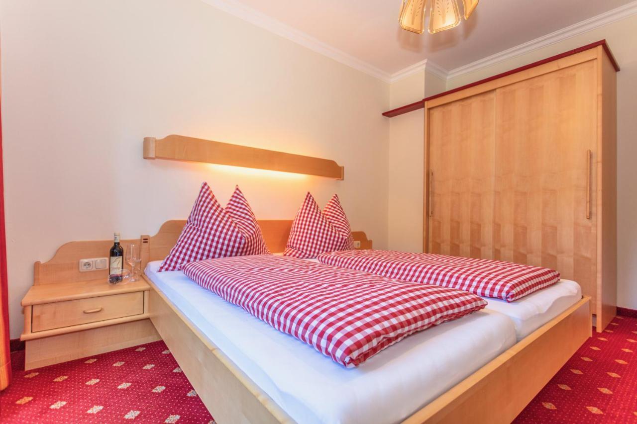 Obertaxinghof Apartamento *